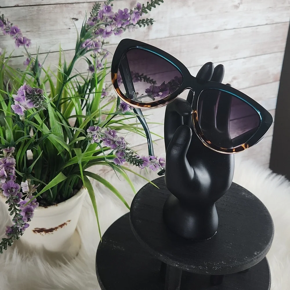 Fashion Sunglasses, women's green and Tortoise shell sunglasses. - Picture 6 of 9